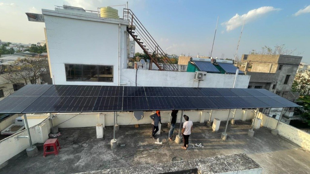 High-Efficiency Photovoltaic Roof Systems